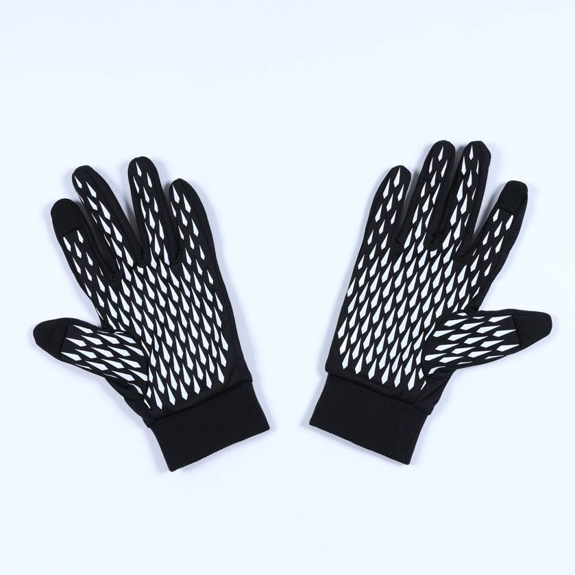 adidas＃18 PIRO グローブ